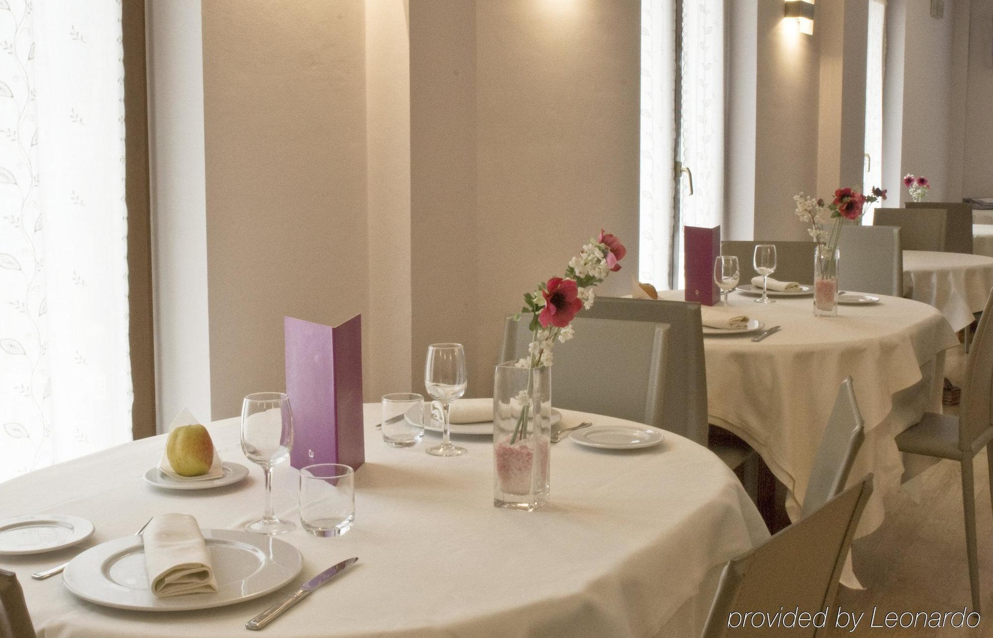 Ayre Hotel Alfonso II Овьедо Ресторан фото