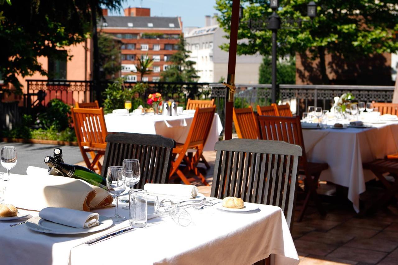Ayre Hotel Alfonso II Овьедо Экстерьер фото
